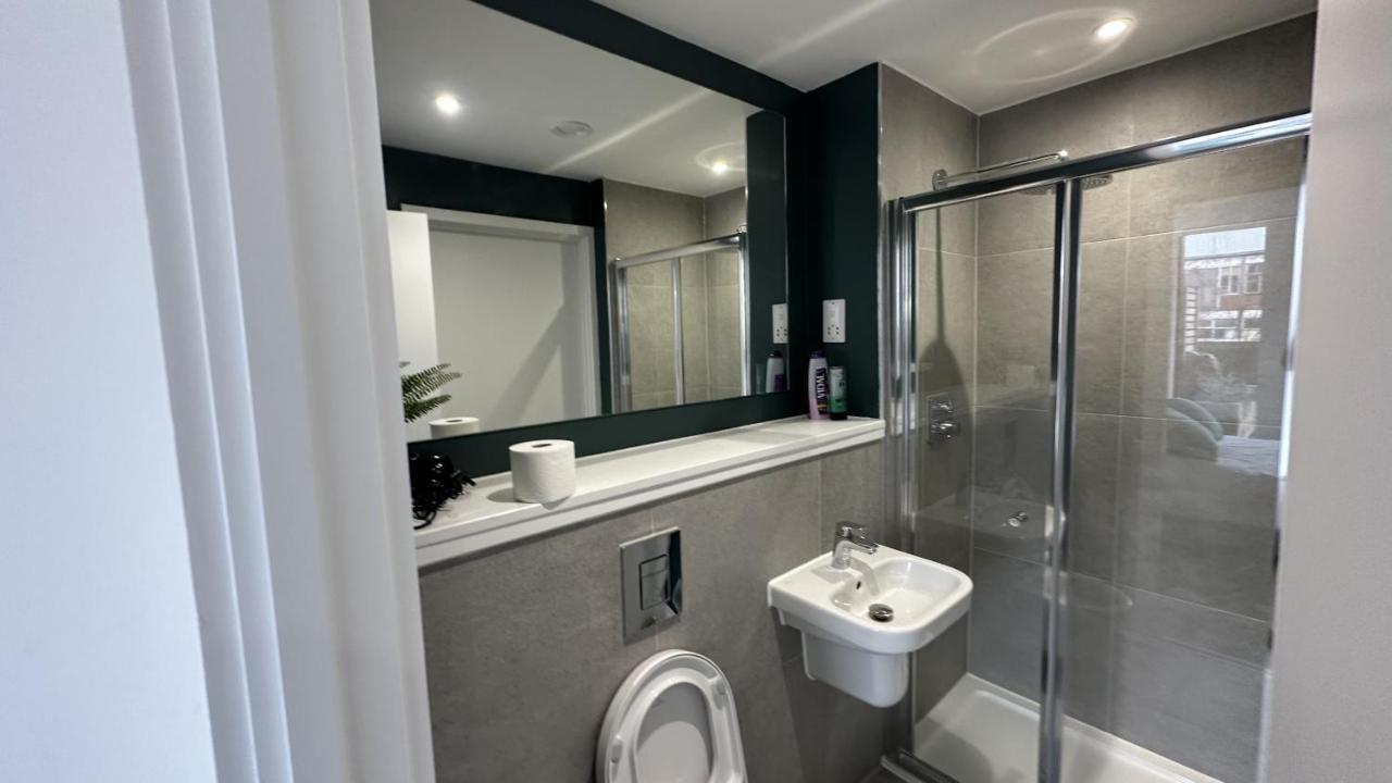 Lux Livin' Apartments - Luxury 2 Bed Apartment With Sky Garden Manchester Buitenkant foto