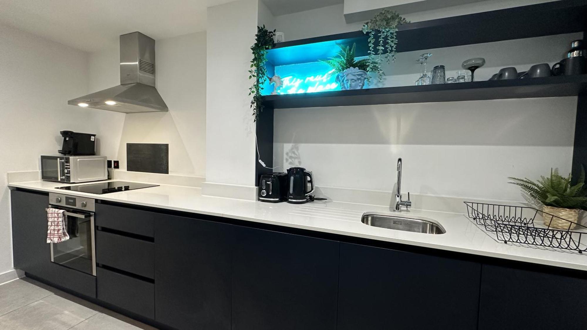 Lux Livin' Apartments - Luxury 2 Bed Apartment With Sky Garden Manchester Buitenkant foto